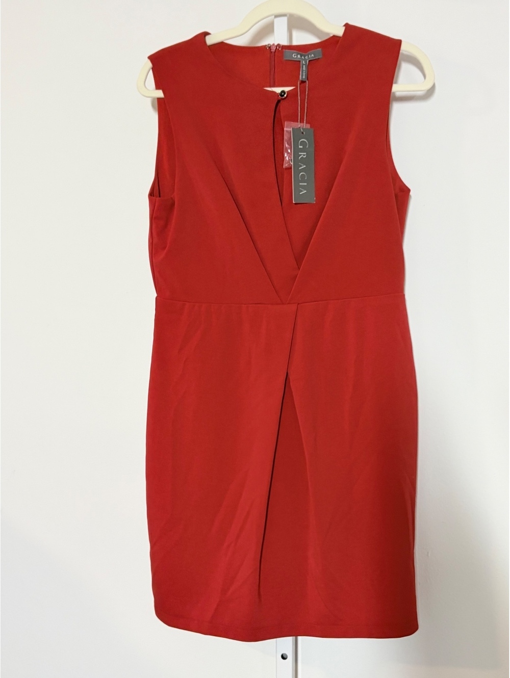 NWT Gracia Women's Red Sleeveless Sheath Dress Size Large with Button Detail